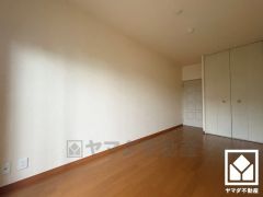収納付きなので、スッキリとした空間を維持できます。