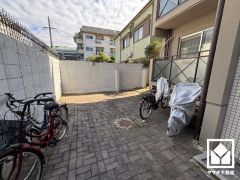 たっぷり収納できる納戸付きだから、家の中をもっとスッキリ。季節の荷物や趣味の道具もしっかり収納。