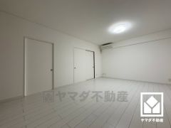 心地よい空間が広がるリビングで、家族みんなが快適に過ごせる時間を提供。