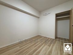 約5帖の洋室です。全居室フローリングでお掃除もラクラク。