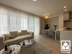 心地よい空間が広がるリビングで、家族みんなが快適に過ごせる時間を提供。