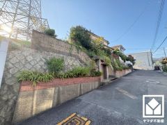 遊具の設置された公園が徒歩圏内に複数あり、子育て世帯の方にもお勧めです。