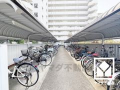 屋内駐輪場なので、雨や風、直射日光から自転車を守ることができます。（年額1200円）