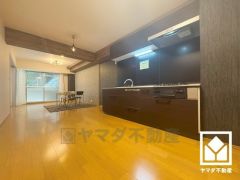 自然光を取り込む、開放感あふれる暮らし。隅々まで光が降り注ぎ、明るく心地の良い空間。