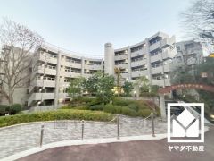 広々31.5帖のLDKが魅力。家族全員がリラックスできる、ゆったりとした快適リビングで温かい団らんの時間を。