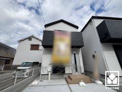 シンプルシックなブラック×ホワイトのモダンな外観。帰るたびに安心感を感じられる佇まい。