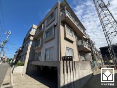 玄関にはシューズボックスを完備。家族の靴もしっかり収納できるので、玄関がいつも片付き、気持ちよくお客様を迎えられます。