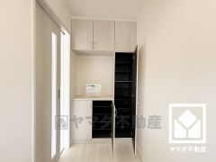 玄関にはたっぷりの収納スペースを完備。家族の靴もしっかり収納できるので、玄関がいつも片付き、気持ちよくお客様を迎えられます。
