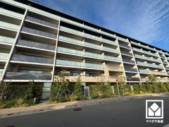 シンプルで飽きのこない設計が、暮らしに余白をもたらします。