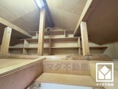 小屋裏収納付きだから、家の中をもっとスッキリ。季節の荷物や趣味の道具もしっかり収納。