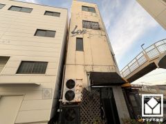 「マックスバリュエクスプレス大物店」まで徒歩6分、ショッピングモール「アマゴッタ」まで徒歩14分など、お買い物施設が徒歩圏内に複数あり便利な住環境です。