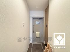 玄関にはたっぷりの収納スペースを完備。家族の靴もしっかり収納できるので、玄関がいつも片付き、気持ちよくお客様を迎えられます。