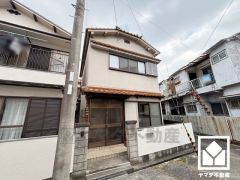 落ち着いた色合いと品のあるデザイン。帰るたびに安心感を感じられる佇まい。