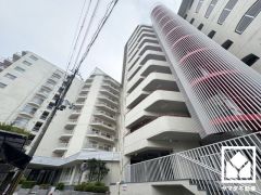 24時間ゴミ出し可能です。時間や曜日に縛られず捨てられるためゴミを出し忘れることがなく、お部屋を清潔に保てます。