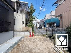 駐車スペース確保。玄関のそばで荷物の上げ下ろしができるので便利です。