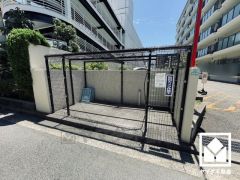 綺麗に整備されたゴミ出し場で気持ち良くお使い頂けます。