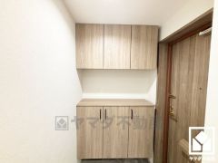 玄関にはたっぷりの収納スペースを完備。家族の靴もしっかり収納できるので、玄関がいつも片付き、気持ちよくお客様を迎えられます。