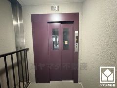 スムーズな移動を叶えるエレベーター。忙しい朝も快適に、ストレスフリーな暮らしをサポート。