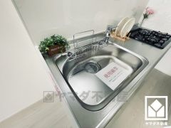 清潔感あふれるシンクで、毎日を気持ちよくスタート。ご成約でヤマダポイントプレゼント中です。お問合せお待ちしております。