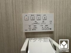 温水洗浄便座付きで、季節を問わずいつでも温かい便座をお使いいただけます。