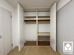 新たに家具を買わなくても良いので、ハンガーパイプ付きのクローゼットは嬉しいですね。