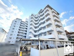 JR東海道本線「立花」駅まで徒歩約18分、阪神電鉄本線・なんば線「尼崎」駅まで徒歩約24分の立地。