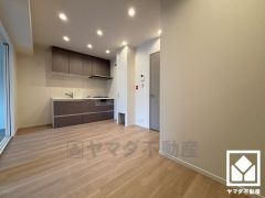 心地よい空間が広がるリビングで、家族みんなが快適に過ごせる時間を提供。