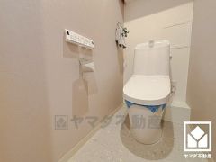 トイレは温水洗浄便座付で快適にお使いいただけます。