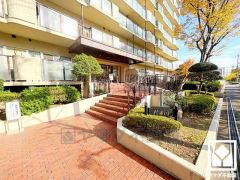 スムーズな移動を叶えるエレベーターもございます。忙しい朝も快適に、ストレスフリーな暮らしをサポート。