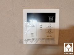 ボタン1つで自動でお湯張りができるオートバス機能付き。