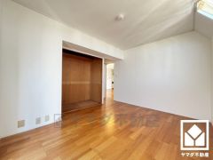 約6帖の洋室です。お子様のお部屋などにも丁度良い広さです。