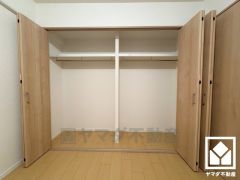 大きなクローゼットなので整理整頓しやすいです。