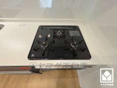 毎日の料理がもっとスムーズに。便利な3口コンロ付きキッチン。