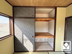 押入にはお客様用の座布団や寝具も収納可能です。