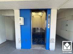 スムーズな移動を叶えるエレベーター。忙しい朝も快適に、ストレスフリーな暮らしをサポート。