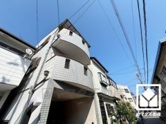 温水洗浄便座付きで、季節を問わずいつでも温かい便座をお使いいただけます。