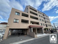 玄関にはシューズボックスを完備。家族の靴もしっかり収納できるので、玄関がいつも片付き、気持ちよくお客様を迎えられます。