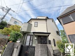 突然の来訪時でも安心なモニター付きインターホンを完備。お留守番中のお子様でも簡単に来訪者の確認ができます。