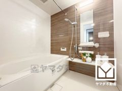 1日の疲れを癒す浴室でゆったりリフレッシュ。雨の日の洗濯や花粉・ウイルス対策など多用途に活躍する浴室乾燥機付き。