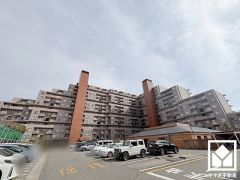 東西両面バルコニーで陽当たり・風通し良好。バルコニーが2か所ございますので、お洗濯物をたっぷりと干す事ができます。