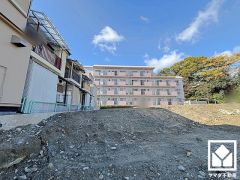 収納力豊富なウォークインクローゼット付き。お洋服はもちろん、スーツケースなどの大物もしっかり収納できます。