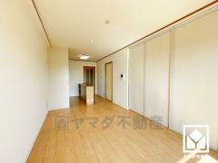 心地よい空間が広がるリビングで、家族みんなが快適に過ごせる時間を提供。