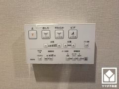 温水洗浄便座付きで、季節を問わずいつでも温かい便座をお使いいただけます。