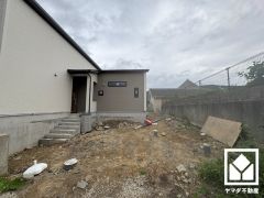 2025年8月完成予定。こだわりの平屋建。災害に強く、生活動線がコンパクトなので小さなお子様や高齢者の方も移動しやすい住宅です。