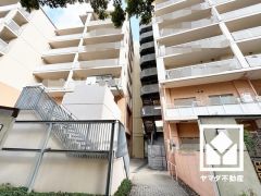 海岸沿いに整備された遊歩道が徒歩すぐの距離にあり、美しい景観の中でサイクリングやジョギングなどの運動も楽しめる住環境です。