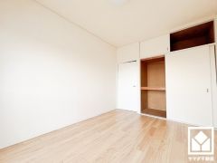 全居室6帖以上のゆとりある居住空間?で、広々お使いいただけます。全居室に収納もございますので、お部屋の広さを最大限に活用できます。
