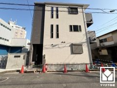 ガス温水式床暖房「ヌック」2点付きで、寒い冬でも足元ポカポカ。ホコリを巻き上げないのでお子様のいるご家庭にもおすすめです。エアコンの風が苦手な方や、アレルギー体質の方も快適にお住まいいただけます。