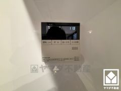 ボタン1つで自動でお湯張りができるオートバス機能付き。