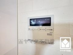 ボタン1つで自動でお湯張りができるオートバス機能付き。