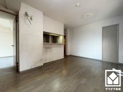 約12.3帖のLDK。一家団欒の時間が増えそうですね。（リフォーム前の写真となります。2025年10月24日フルリフォーム済）